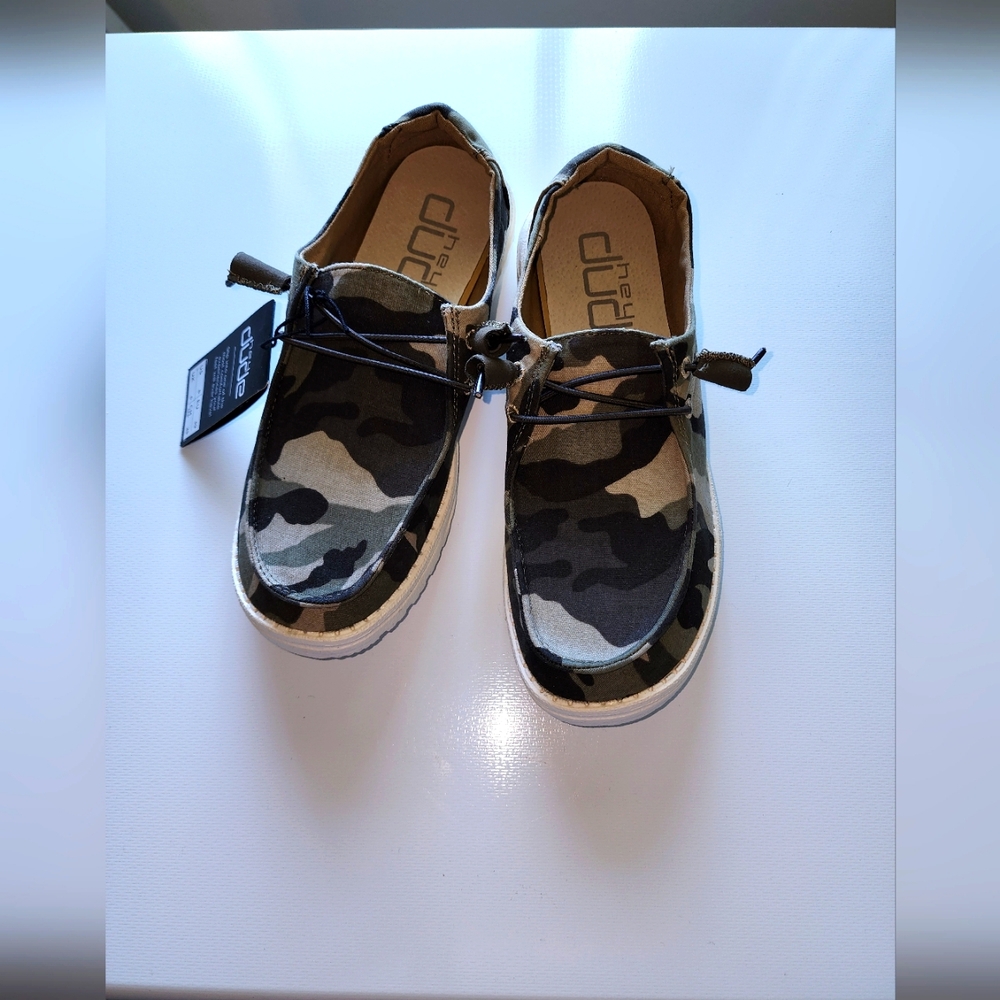 Women's Camo Hey Dude Slip On Shoes Size 8